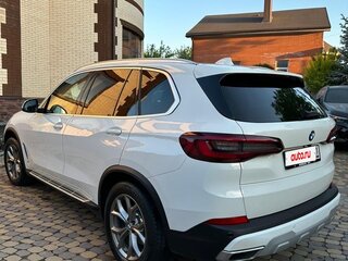 2020 BMW X5 40d IV (G05/G18), белый, 7350000 рублей, вид 2