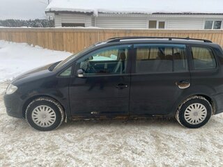 2008 Volkswagen Touran I Рестайлинг, чёрный, 390000 рублей, вид 4