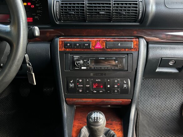 2000 Audi A4 I (B5) Рестайлинг, чёрный, 520000 рублей - вид 8