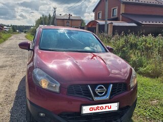 2010 Nissan Qashqai I Рестайлинг, красный, 999999 рублей, вид 1