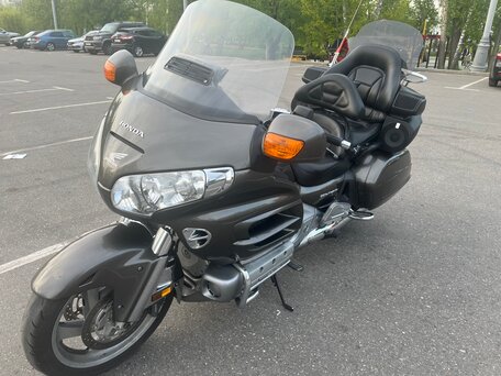2010 Honda GL 1800 Gold Wing, серый, 950000 рублей, вид 1