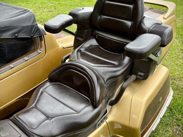 1991 Honda GL 1500 Gold Wing, золотистый - вид 12