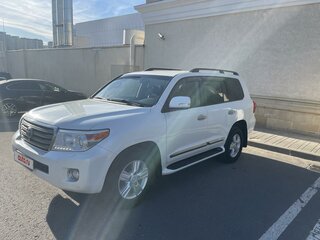 2013 Toyota Land Cruiser 200 Series Рестайлинг 1, белый, 2990000 рублей, вид 1