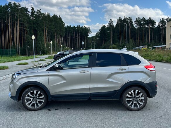 2019 Lada (ВАЗ) XRAY Cross I, бежевый, 750000 рублей - вид 2