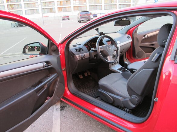 2010 Opel Astra GTC H Рестайлинг, красный, 570000 рублей - вид 9