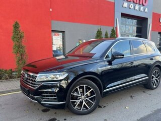 2020 Volkswagen Touareg III, чёрный, 5500000 рублей, вид 1