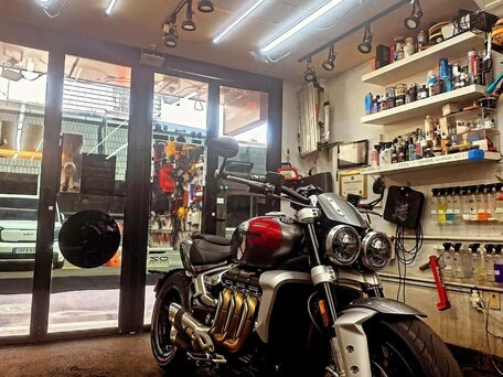 2022 Triumph Rocket 3, серый, 2015000 рублей, вид 2