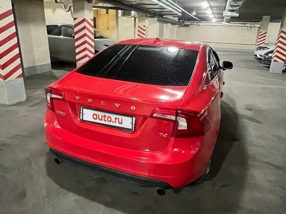 2011 Volvo S60 II, красный, 930000 рублей - вид 4