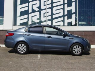 2012 Kia Rio 5-speed III, голубой, 750000 рублей, вид 4