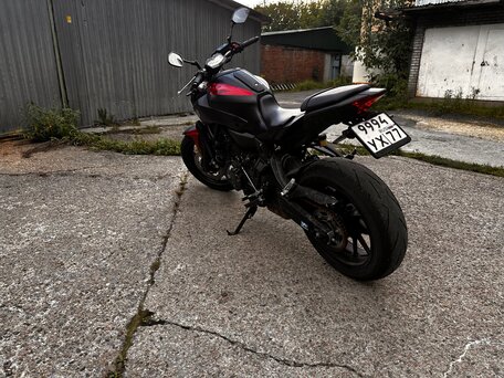 2017 Yamaha MT-07 (FZ-07), красный, 1200000 рублей, вид 3