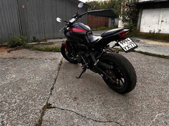 2017 Yamaha MT-07 (FZ-07), красный, 1200000 рублей - вид 2