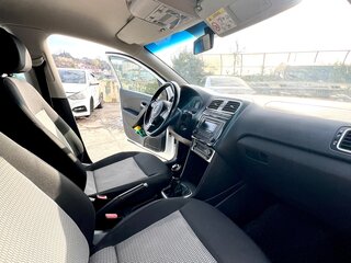 2014 Volkswagen Polo V, белый, 950000 рублей, вид 5