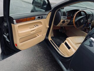 2008 Volkswagen Touareg I Рестайлинг, чёрный, 1600000 рублей, вид 4