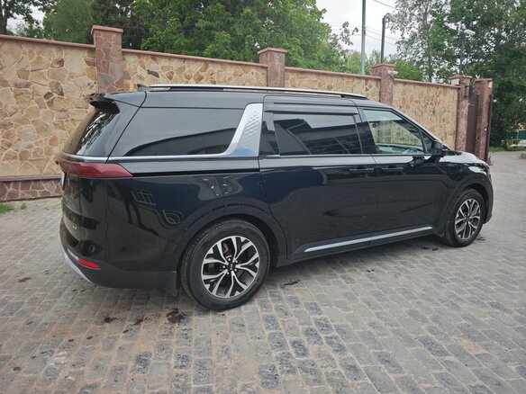 2021 Kia Carnival IV, чёрный, 3150000 рублей - вид 1