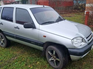 2006 Chevrolet Niva I, серебристый, 900000 рублей, вид 3