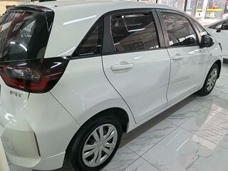 2023 Honda Fit Crosstar IV Рестайлинг, белый, 990000 рублей, вид 5