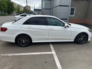 2015 Mercedes-Benz E-Класс 200 IV (W212, S212, C207) Рестайлинг, белый, 2200000 рублей, вид 3