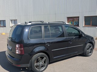 2009 Volkswagen Touran I Рестайлинг, чёрный, 800000 рублей, вид 3