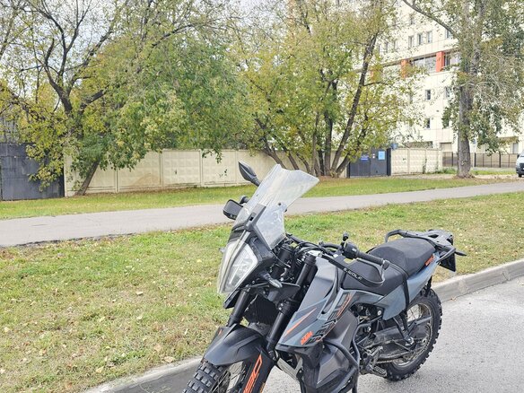2022 KTM 890 Adventure, серый, 900000 рублей