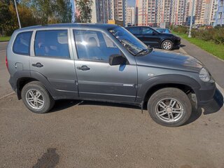 2011 Chevrolet Niva I Рестайлинг, серый, 430000 рублей, вид 2