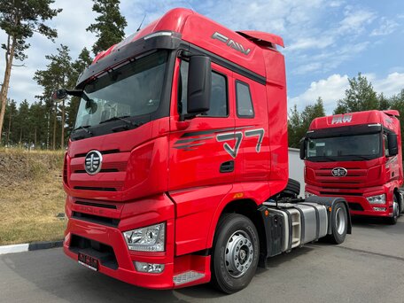 2024 FAW J7, красный, 8500000 рублей, вид 1