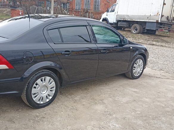 2010 Opel Astra H Рестайлинг, чёрный, 653000 рублей - вид 4