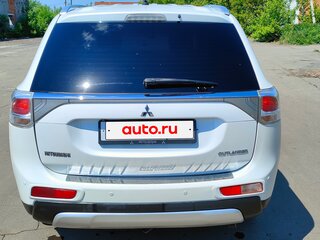 2014 Mitsubishi Outlander III Рестайлинг, белый, 1650000 рублей, вид 5