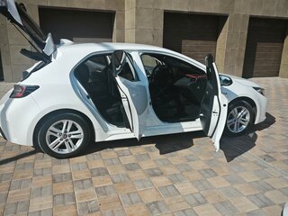 2020 Toyota Corolla XII (E210), белый, 2500000 рублей, вид 3