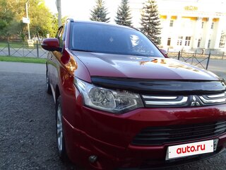 2013 Mitsubishi Outlander III, красный, 1700000 рублей, вид 2
