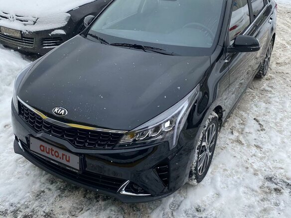2021 Kia Rio IV Рестайлинг, чёрный - вид 1