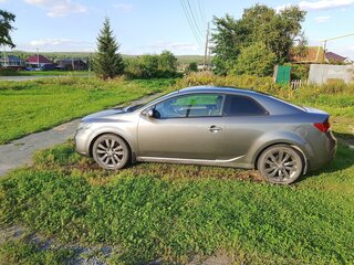 2010 Kia Cerato Koup II, серый, 900000 рублей, вид 5