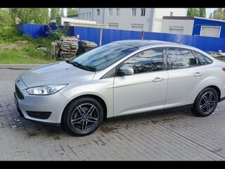 2018 Ford Focus III Рестайлинг, серебристый, 1250000 рублей, вид 1