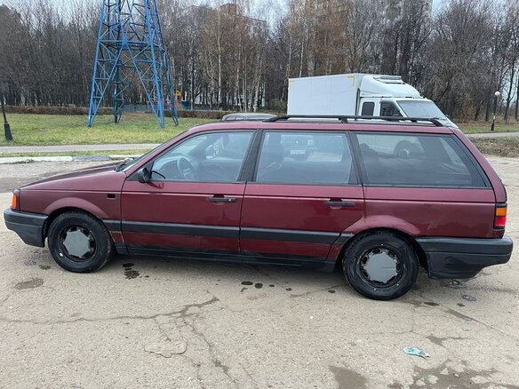 1991 Volkswagen Passat B3, красный, 150000 рублей - вид 8