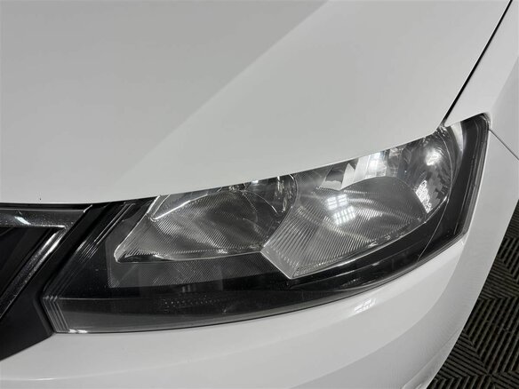 2018 Skoda Rapid I Рестайлинг, белый, 1055000 рублей - вид 15