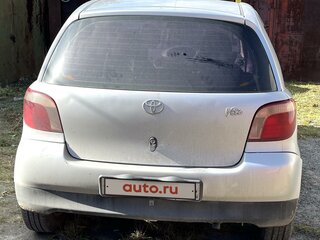 2000 Toyota Vitz I (P10), серебристый, 300000 рублей, вид 3