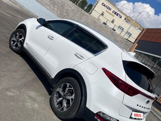 2020 Kia Sportage IV Рестайлинг, белый, 2500000 рублей, вид 4