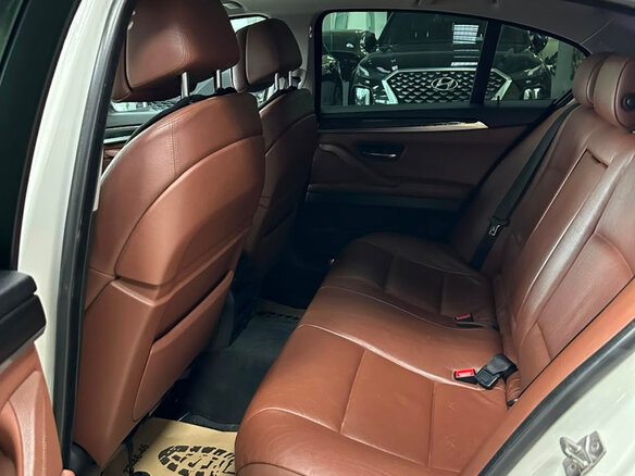 2011 BMW 5 серии 523i VI (F10/F11/F07), белый - вид 23