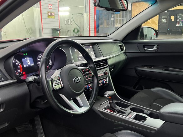 2019 Kia Optima IV Рестайлинг, красный, 2200000 рублей - вид 11
