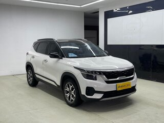 2021 Kia KX3, белый, 1690000 рублей, вид 3