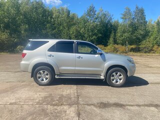2007 Toyota Fortuner I, серебристый, 2000000 рублей, вид 2