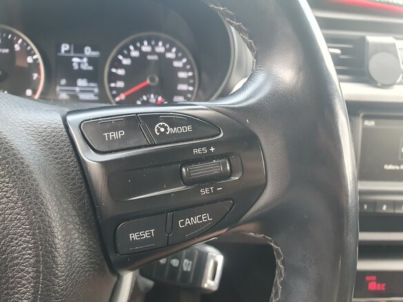 2019 Kia Rio IV, красный, 1560000 рублей - вид 14
