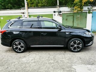 2019 Mitsubishi Outlander PHEV III Рестайлинг 3, чёрный, 3200000 рублей, вид 2