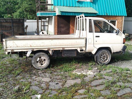 1990 Toyota TownAce, белый, 370000 рублей, вид 4