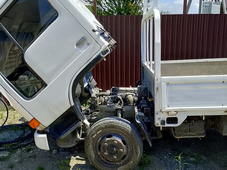 1993 Nissan Atlas, белый, 1000000 рублей, вид 1