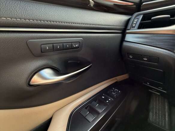 2019 Lexus ES 250 VII, белый, 4030000 рублей - вид 16