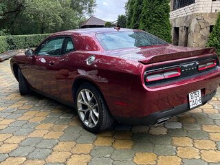2019 Dodge Challenger III Рестайлинг 2, красный, 2650000 рублей, вид 2