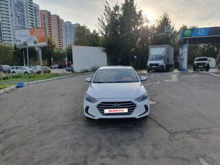 2017 Hyundai Elantra VI (AD), белый, 720000 рублей, вид 1