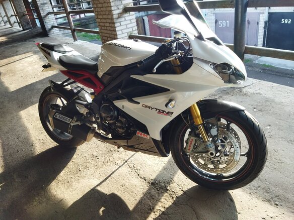 2010 Triumph Daytona 675, белый, 849000 рублей - вид 3