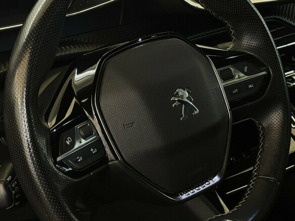 2021 Peugeot 2008 6AT II, белый - вид 12