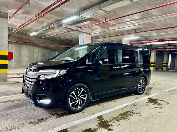 2018 Honda Stepwgn Spada V Рестайлинг, чёрный, 2600000 рублей - вид 1